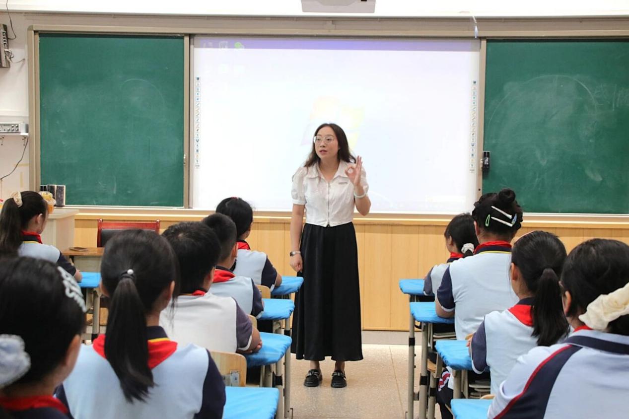 铭记历史警钟,共筑安全防线——三岔湖小学校开展 2025 年“9·18”防空警报试鸣演练及人民防空知识宣讲进校园活动